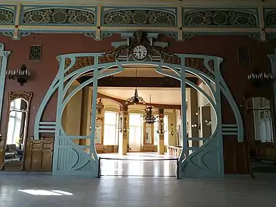 Whiplash motifs at Vitebsky railway station by Sima Mihash and Stanislav Brzozowski, Saint Petersburg (1904)