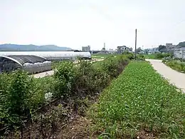In Eocheon-ri, Hwaseong.mw-parser-output .geo-default,.mw-parser-output .geo-dms,.mw-parser-output .geo-dec{display:inline}.mw-parser-output .geo-nondefault,.mw-parser-output .geo-multi-punct{display:none}.mw-parser-output .longitude,.mw-parser-output .latitude{white-space:nowrap}37°14′54″N 126°54′48″E﻿ / ﻿37.24833°N 126.91333°E﻿ / 37.24833; 126.91333
