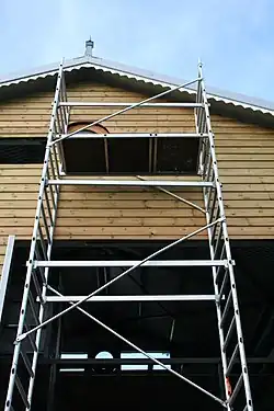 A type of metal pole scaffold in France.