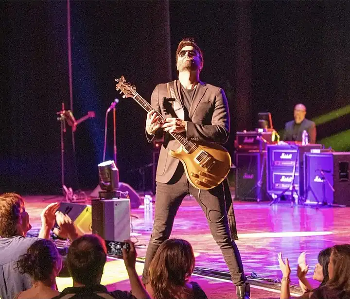 Adom_performing_at_The_Palace_Theater_October_22,_2022.jpg
