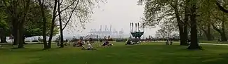 Image 15Altona Balkon, overlooking Hamburg Harbour at a height of 27&nbsp;m (89&nbsp;ft) above the Elbe. (from List of parks and gardens in Hamburg)