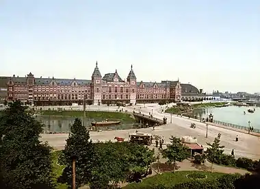 Image 62Amsterdam Centraal railway station (c. 1895) in Amsterdam, Netherlands (from Portal:Architecture/Travel images)