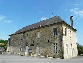The town hall in Azerat