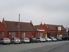 The station frontage.