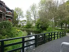 Brug tussen het hoekstuk en de vlei - Heiloo