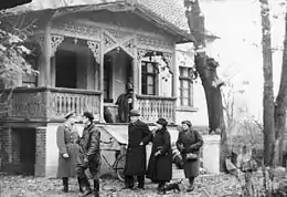 Resettled Baltic Germans take new home of expelled Poles in "Warthegau"