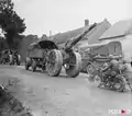A Canon de 105&nbsp;mm Modèle 1897 with elastic wheels.