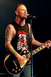 Corey Taylor with a slicked back undercut in 2018