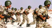 Egyptian soldiers in training with an Egyptian-made Maadi.