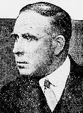 Portrait photo of DeWitt Jennings