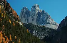 A picture of some mountains.