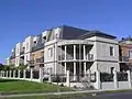 Elsternwick Retirement Apartment (Victoria by the Park) next to Hopetoun Gardens