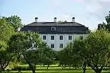 The mansion from the garden side