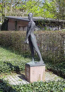 Freiheitskämpfer ("Freedom fighter"), bronze sculpture by Fritz Cremer, in Wilhelm Wagenfeld House, Bremen, Germany