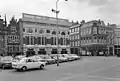 The area in front of the museum was a parking lot for visitors and employees before the Verweyhal was added the gallery in 1992.[clarification needed]