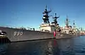 JS Asayuki and USS&nbsp;Ingersoll at Pearl Harbor on 1 February 1988.