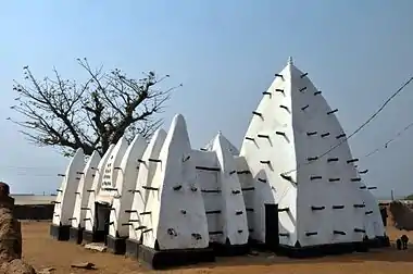 Image 28Larabanga Mosque, Ghana (from Portal:Architecture/Religious building images)