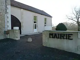 The town hall in Lonnes