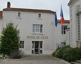 The town hall in Machecoul