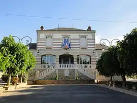 The town hall of Oiry