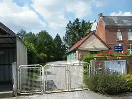 The town hall and school in Meigneux