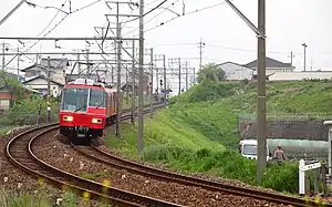 Kakamigahara Line train near Haba Station