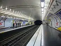 Line 12 platforms at Notre-Dame-des-Champs