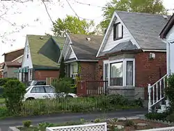 Houses in Oakridge