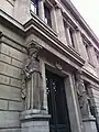 Late-19C portal of the extension at 83, boulevard Saint-Germain