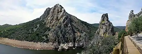 El Salto del Gitano and the lookout for birds.