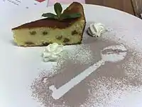 Raisin cheesecake
