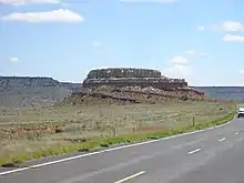 Angular unconformity between the underlying Dockum Group and the overlying Exeter Sandstone at Steamboat Butte in the valley of the Dry Cimmarron, New Mexico