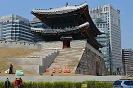 Namdaemun, back and left side of gate
