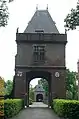 Entrance gate
