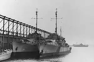 USS&nbsp;Covington&nbsp;(PF-56) (left) and USS&nbsp;Lorain&nbsp;(PF-93)