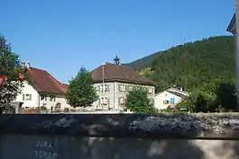 Undervelier village