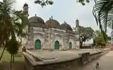 Jama Masjid, Motijheel: Located on the western bank of Motijhil, it was built by Nawab Nawaei Muhammad Khan in 1750. It is an ASI Listed Monument